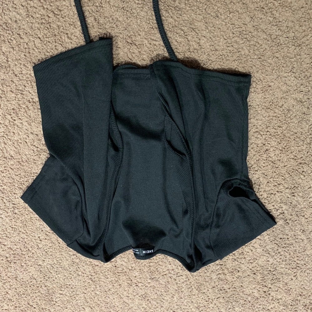 Clothes - Picture 5 of 16